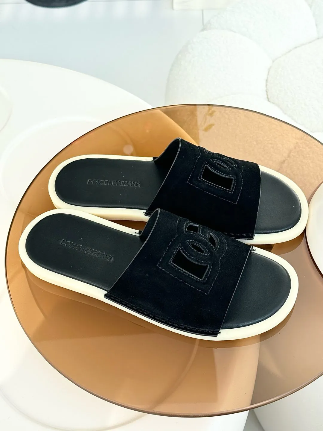 [DG*Dolce & Gabbana] P: 400💰 Size: 38-46 yards D&G/Dolce & Gabbana men’s DG hollow suede slippers FARFETCH original craftsmanship high-end quality